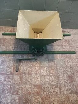 Predám drvič na hrozno - 1