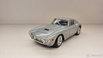 1:18 FERRARI 250GT BERLINETTA