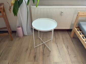 Nočný stolik s podnosom IKEA Gladom