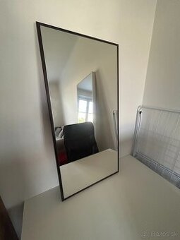 Zrkadlo na stenu