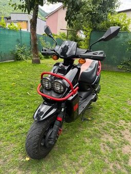 Skúter 125ccm