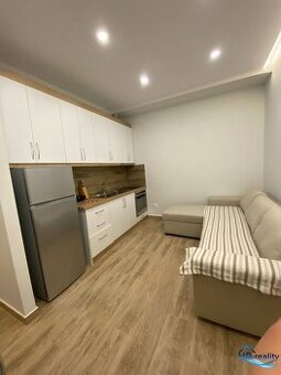 Sarandë - novozariadený apartmán s výhľadom na more