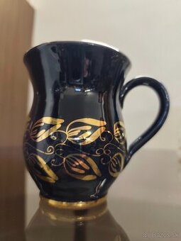 Porcelánový hrnček