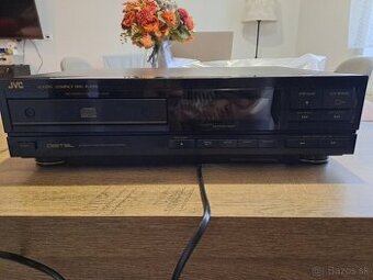 CD prehrávač JVC XL-E300