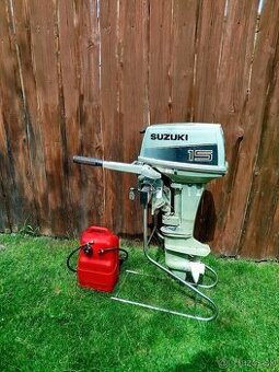 ZÁVESNÝ LODNÝ MOTOR SUZUKI DT 15