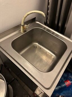 Nerezový gastro drez