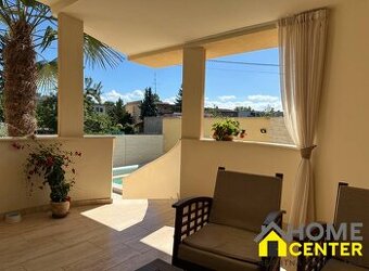 PREDAJ : ŠTÝLOVÝ RODINNÝ DOM S BAZÉNOM, KOMÁRNO