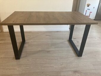 Predam nový jedálenský rozkladací stôl - len zložený