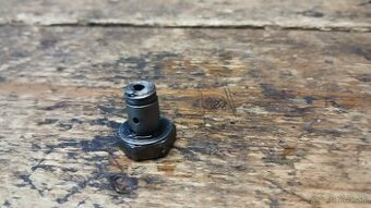 Škoda 1202 skrutka privodu filtra oleja