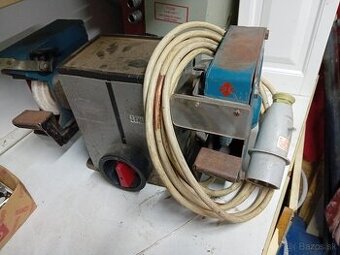 Dvojkotucova brúska