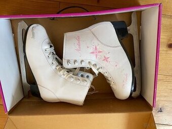 Dievčenské korčule vek: 36