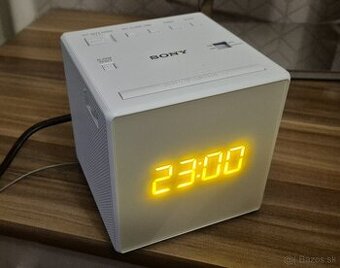 Rádiobudík Sony ICF-C1W
