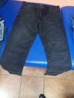 Čierne armani nohavice číslo 33/34