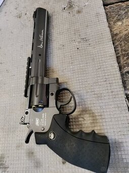 Predam vzduchovy 4.5mm revolver Dan Wesson 8
