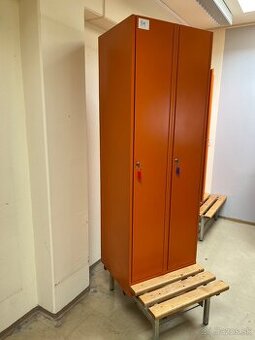 Plechová šatníková/dielenská skrinka