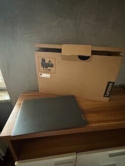 Lenovo počítač