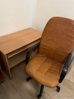 Darujem kancelarsku stoličku a stolík