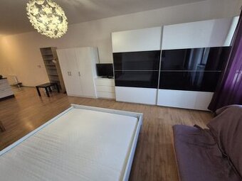 Prenájom 1 izbový byt , balkón Manhattan Račianska ul.