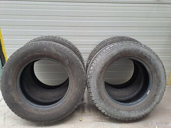 Letné pneu na dodávku Dunlop (205/75R 16C)