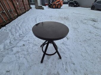 Nábytok drevený stolík