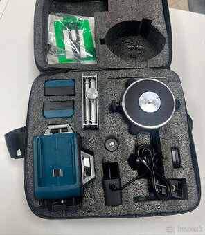 Krížový nivelačný laser