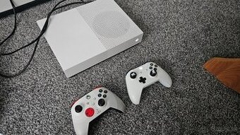 Xbox one S all digital + 130hier a 2 joypady