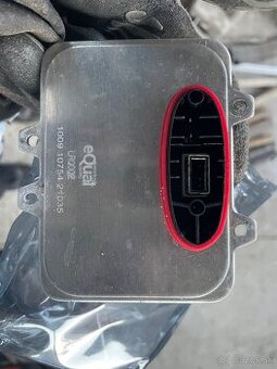 riadiaca jednotka svetla (/ xenón ballast).LR0082