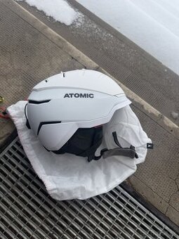 Dánska lyžiarska helma Atomic M