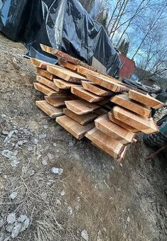 Červený smrek foršne