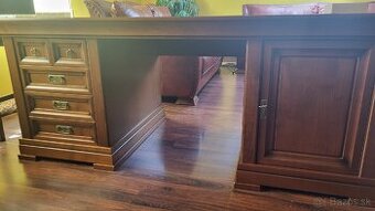 Predám masívny dreven.pracovný stôl