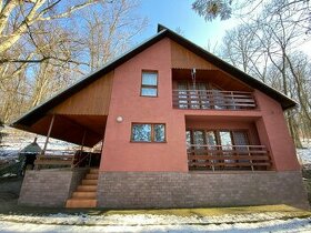 Dvojpodlažná zrekonštruovaná chata – Ružiná