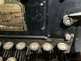 Starý písací stroj zn.Continental