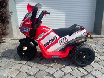 Elektrická trojkolka Peg Perego Ducati Desmosedici