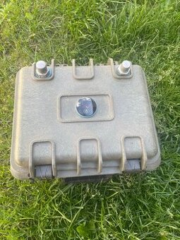 12 v 100 Ah Li Ion bateria + 20 v lion nabíjačka