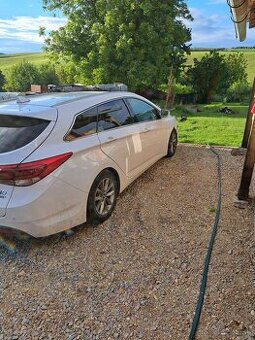 Predám Hyundai i40 combi 1.7CRDI automat