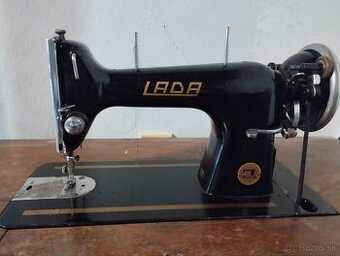 Šijací stroj Lada 121