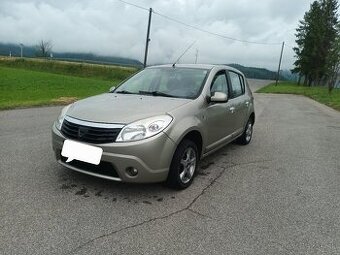 Dacia sandero 2010