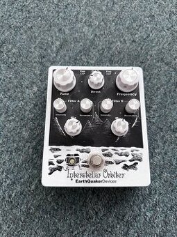 Earthquaker Devices - Interstellar orbiter