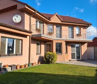 Rodinný dom na predaj - Ružinov