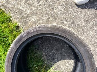 Letné pneu 245/40 R18