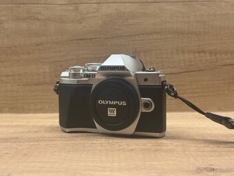 Olympus OM-D E-M10 Mark III
