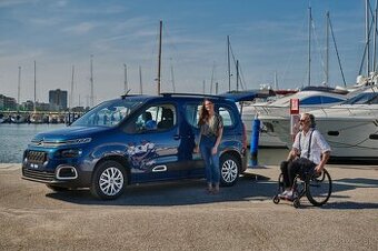 Kúpim auto s plošinou pre vozíčkarov - 1