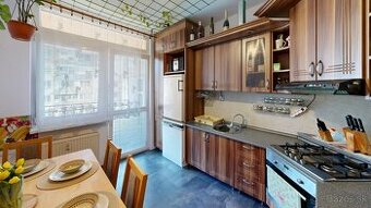 Priestranný 3 izbový byt na predaj na Slnečnej ulici