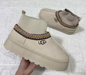 Ugg Vysoke Kremovee