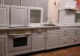 Krásná venkovská kuchyně se spotřebiči,5456