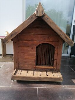 Zateplená búda pre psa.