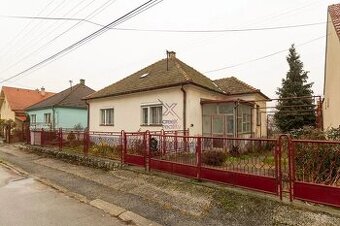 Predaj rodinneho domu v obci Dechtice - 1