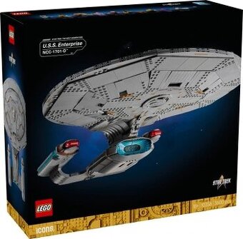 LEGO 10356 Star Trek: U.S.S. Enterprise NCC-1701-D - 1