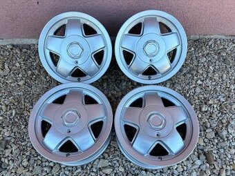 4x100 R13 Škoda Felicia, Favorit