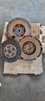 Predam kompletnu spojku iveco daily